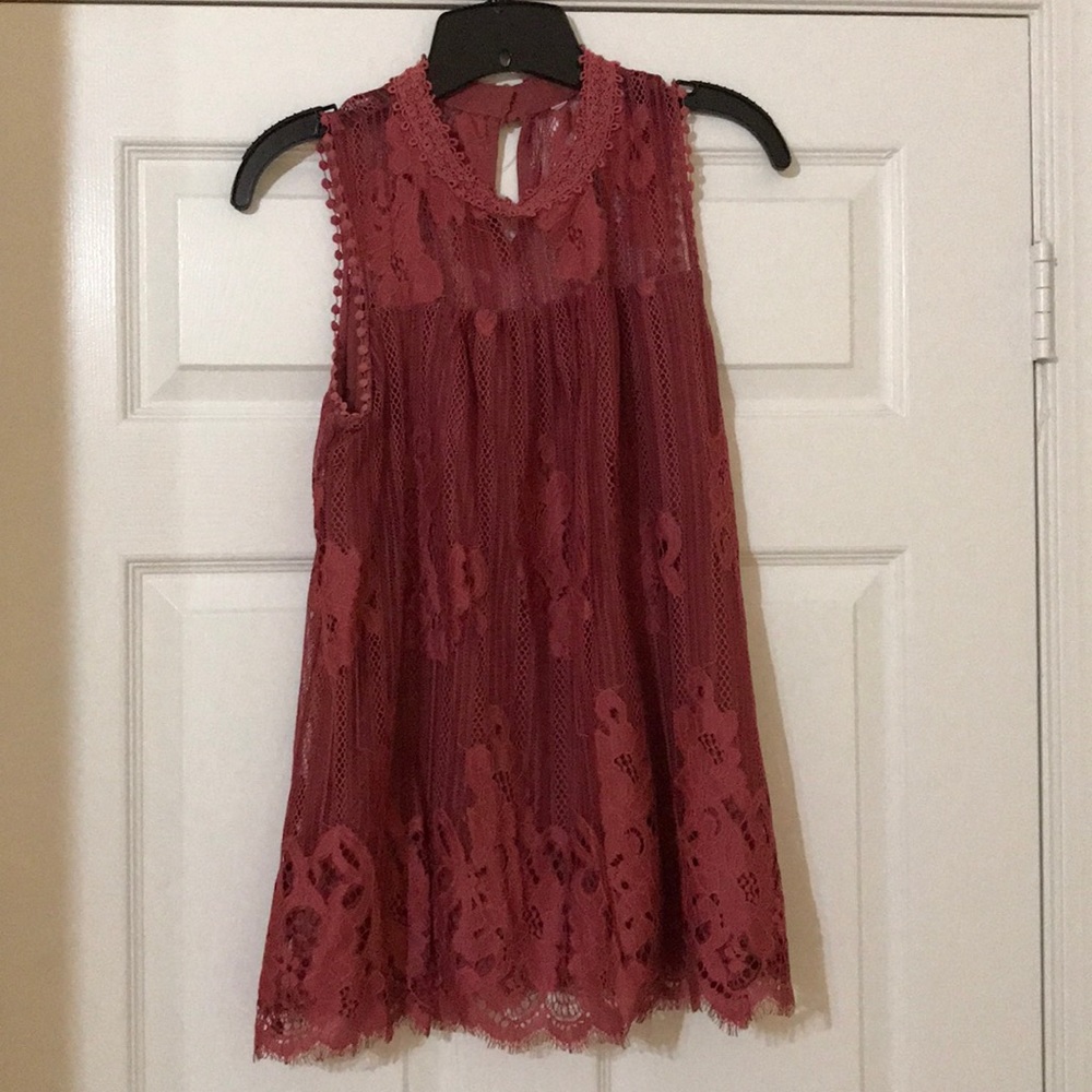 Super cute, coral lace tank top